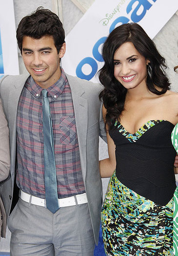 photoshoot with joe - At oceans premiere 2010