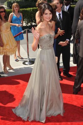 normal_022 - Selena Gomez Award Shows 2OO9 September 12 Arts Emmy Awards