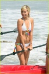 ashley_tisdale_ashley_tisdale_bikini_kayak_04_6gnejYg_thumb - The beach