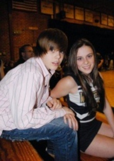 justin-bieber-ex-girlfriend_(1)