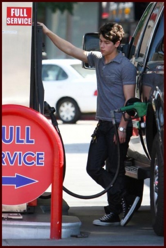 normal_gas009 - Nick-Out pumping gas in Los Angeles