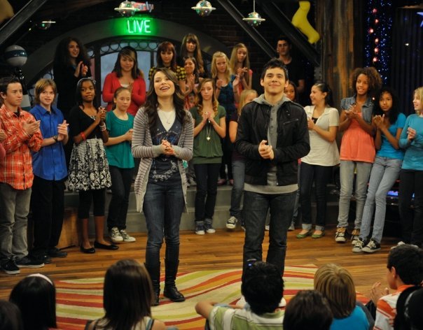 Miranda Cosgrove And David Archuleta (8)