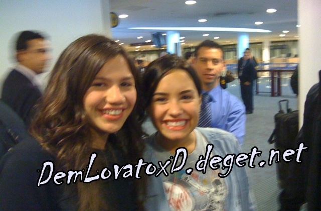 taking some pics with some of my fans - Rio De Janeiro airport-Brazil