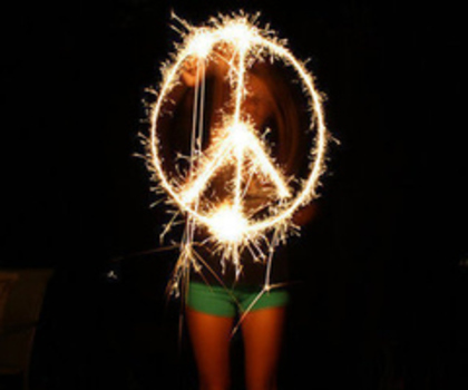 bright-firework-girl-lights-love-Favim.com-111313_thumb