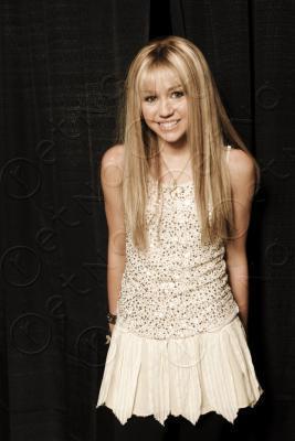 hm-hannah-montana-9592379-267-400