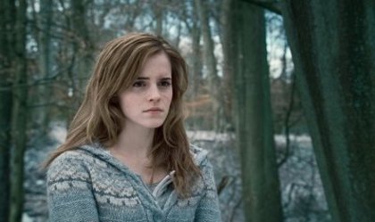 normal_dh1-011 - Emma in Harry potter and the deathly hallows part1