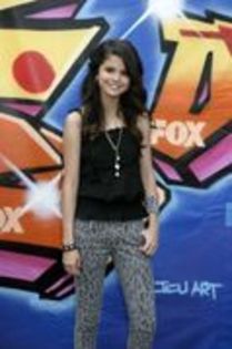 0 x - 26 . o8 . 2oo7 - x 0 (17) - Selena Gomez Award Shows 2OO7 August Teen Choice Awards