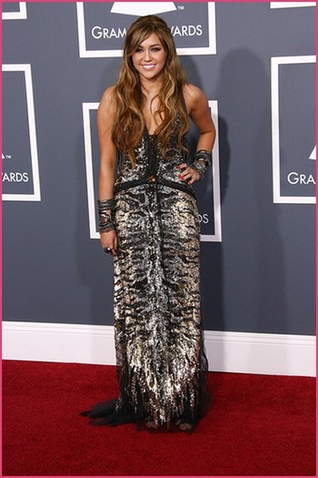 Miley-Cyrus-Grammys-2011