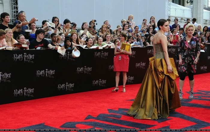 - Harry Potter and Deathly Hallows 2 - (15) - xx - HP7 Part 2-NY Premiere - xx