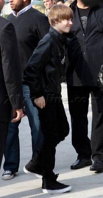 February 1st - Arriving At The Studio For The Remake Of \'\'We Are The World\'\' (5)