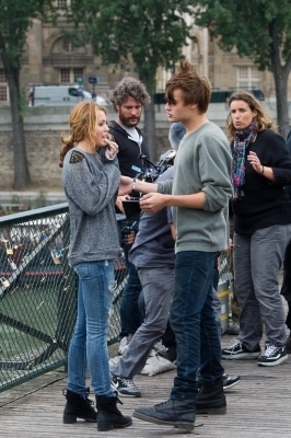 Filming LOL in Paris. xD (26)