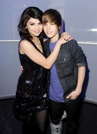 justin bieber and selena gomez (2)