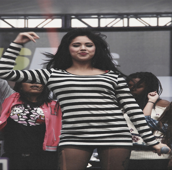 Jasmine Villegas. (1)