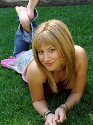 318091061_small - Ashley Tisdale