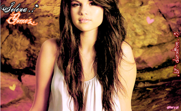 35853228_XXQOCJFQW - Selena Gomez Glittery Photos