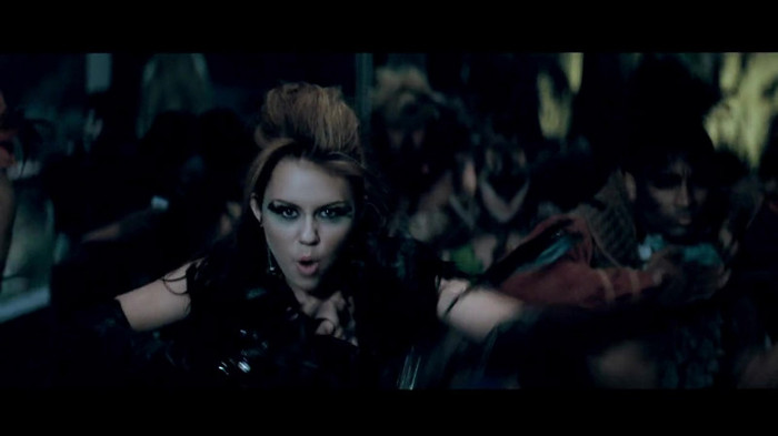 Miley Cyrus - Can\'t Be Tamed 132