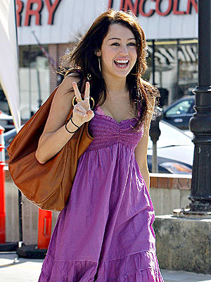 miley-cyrus-spring-dress