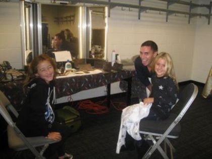 Backstageee! xo - Wonder World Tour