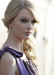 Taylor_Swift_1230497075_2