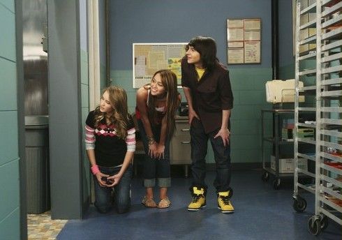 StillsPromoHM3x12LunchBadName-04 - Hannah Montana epidodes