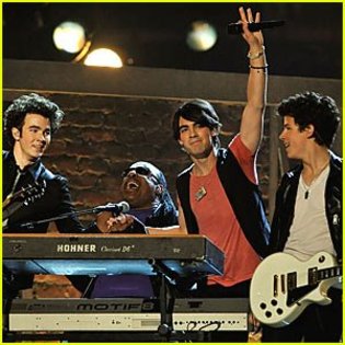 jonas-brothers-grammys-2009