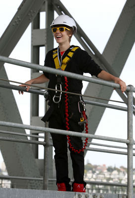 April 27th - Bungee Jumping In New Zealand (1) - April 27th - Bungee Jumping In New Zealand