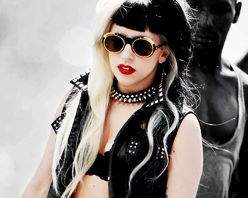 GaGa` (20)