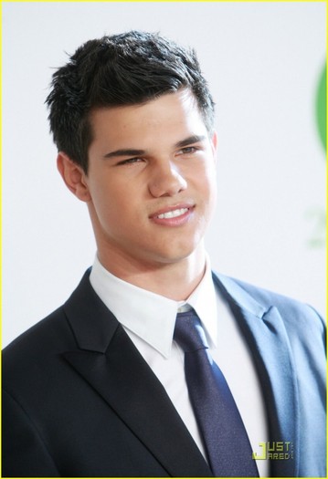 taylor-lautner-