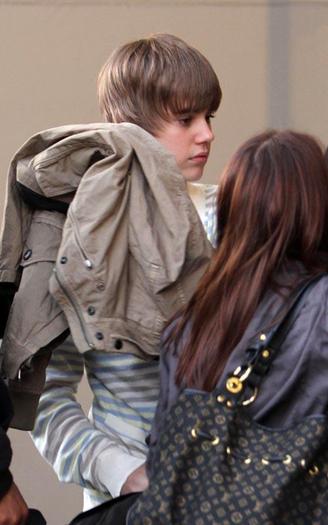 justin-bieber-030210-4