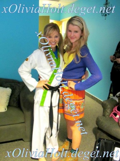 Olivia - Holt - Rare - Photo - 031