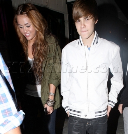 25zi23c - justin bieber and miley cyrus 11-05-2010