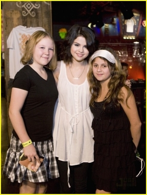 All my pictures with Selena Gomez (7)