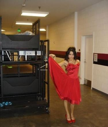 dance.I love my red dress.kiss