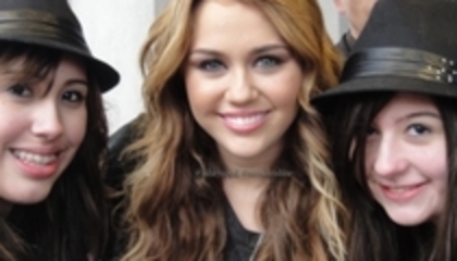 34887964_IGERLAIKB - x - This Is Miley - x