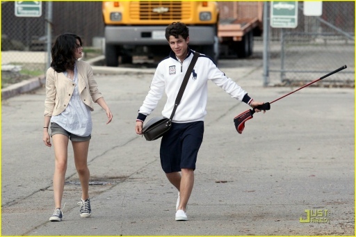 normal_005 - Nick-Out to go golfing in Los Angeles-with selena-i am gelous