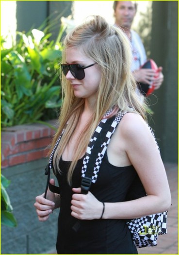 15iafm1 - For My Avril
