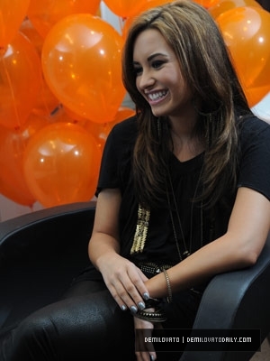 003 - AUGUST 19TH - Concert Taping at AOL Studios in New York City