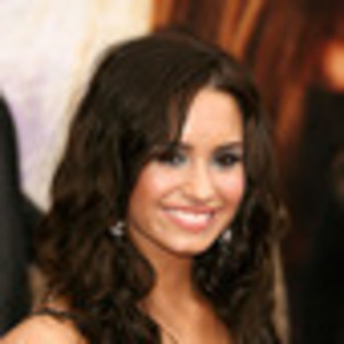 demi-lovato-376567l-thumbnail_gallery