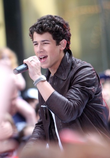 395 - Jonas Brothers