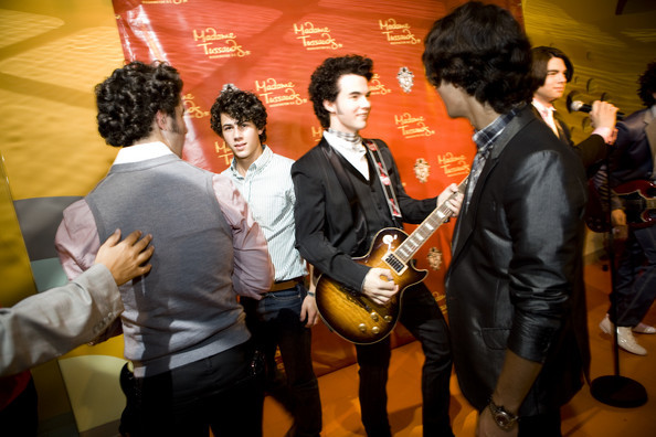 Jonas Brothers Madam Tussauds Wax Figures Unveiled (2) - Jonas Brothers Madam Tussauds Wax Figures Unveiled