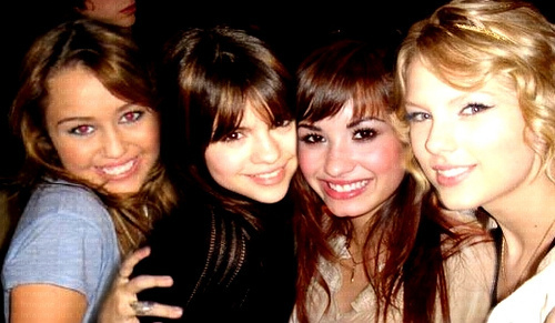 Miley, Me,Demi,Tally - with Friends