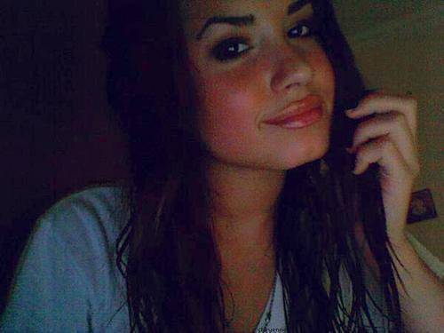 TXMGBDPHBEPLYXIHJFZ - demi lovato