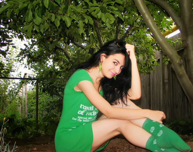 Green(2)