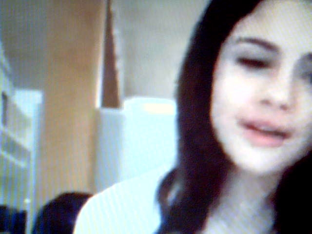 Selena Gomez Live Chat (82)