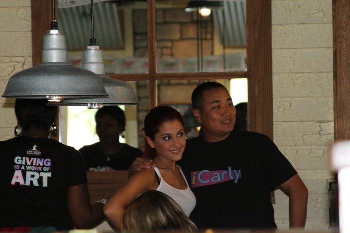 Me being a waitress at Chili\'s to raise money for St. Judes (20) - Me being a waitress at Chilis to raise money for St Judes