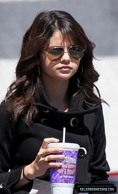 selena-gomez-003 - Buna