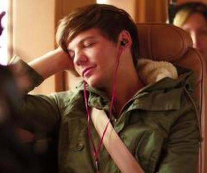 Sleep Louis ...: *
