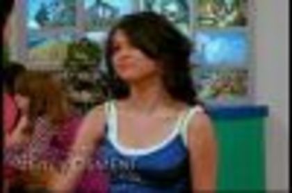 selena gomez in the suite life on deck (7)