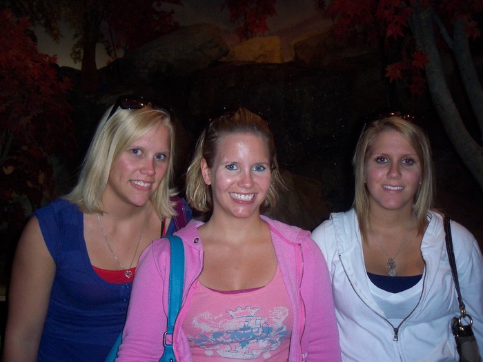 minnesota(mall of America) 049; Me and both my sisters!
