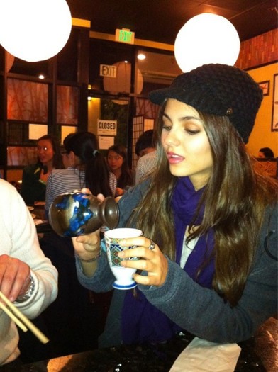 Drinking some amazing Yuzu tea at my favorite cozy sushi restaurant - 0 0 _ Ayee _ Vicky is back